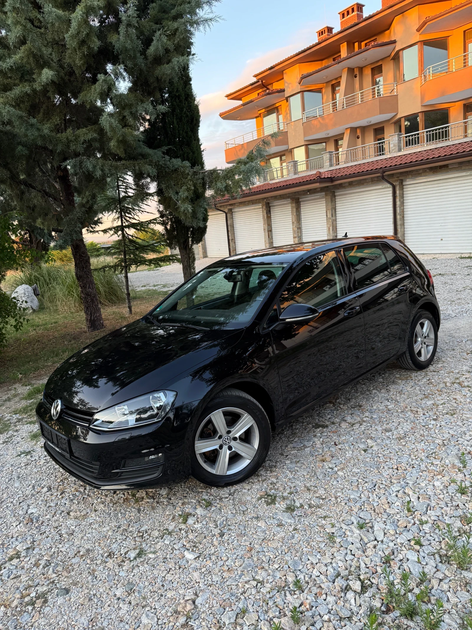 VW Golf 2.0 TDI* HIGHLINE* DISTRONIC+ 