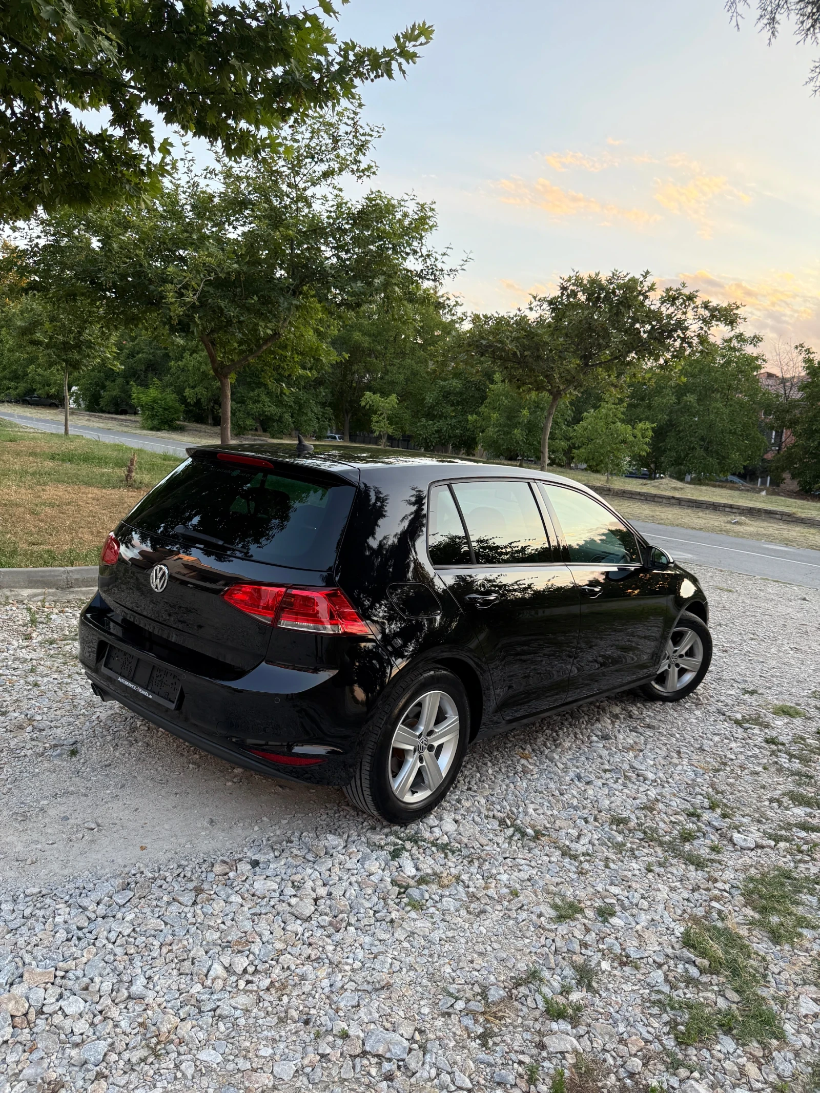 VW Golf 2.0 TDI* HIGHLINE* DISTRONIC+ , снимка 5 - Автомобили и джипове - 55240328