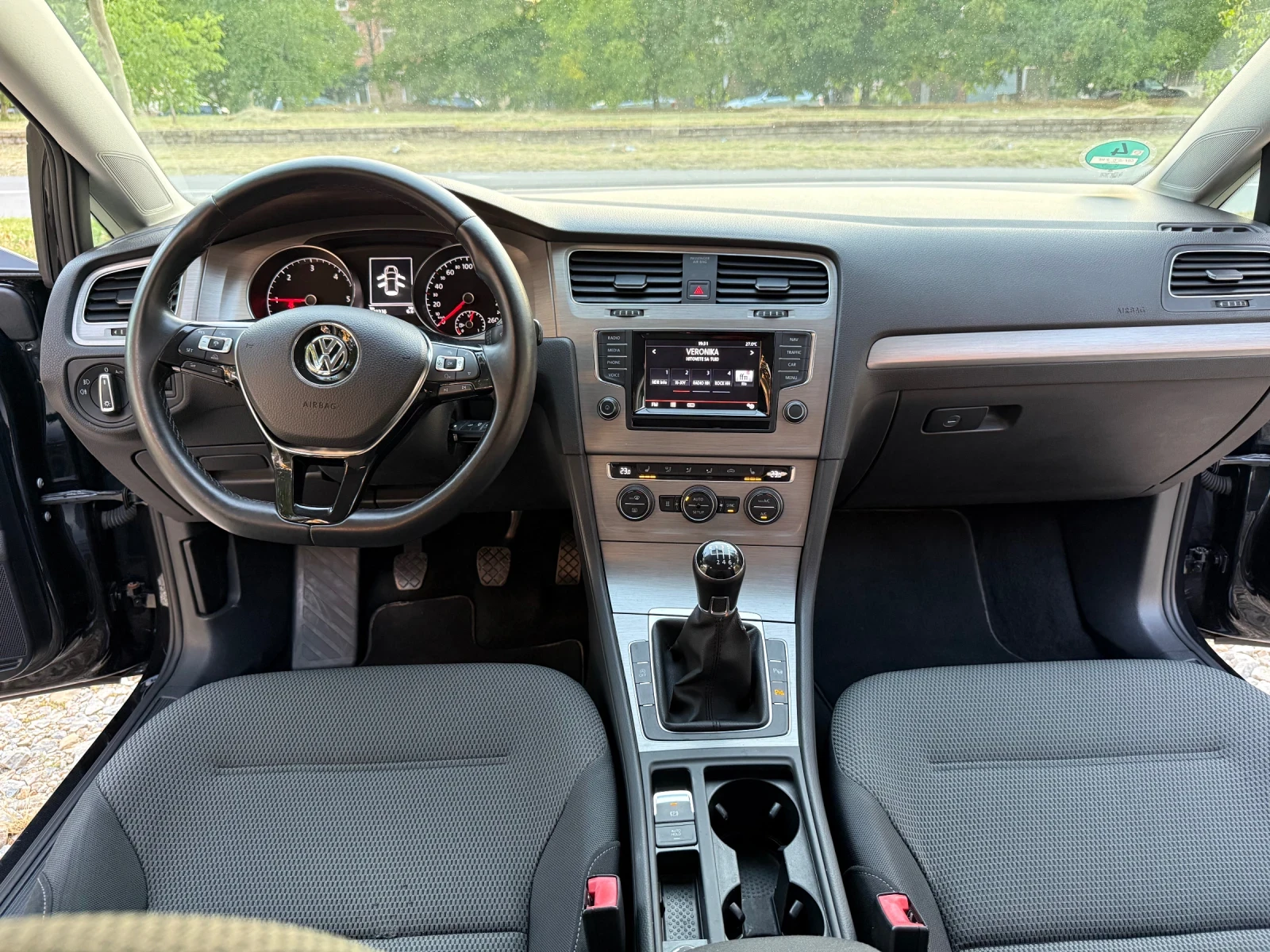 VW Golf 2.0 TDI* HIGHLINE* DISTRONIC+ , снимка 10 - Автомобили и джипове - 55240328