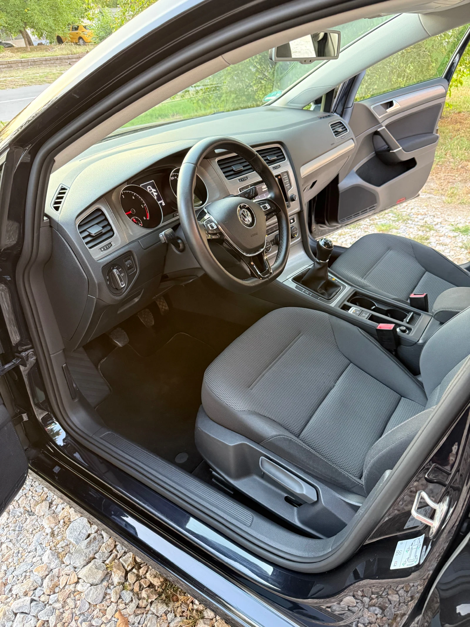 VW Golf 2.0 TDI* HIGHLINE* DISTRONIC+ , снимка 8 - Автомобили и джипове - 55240328