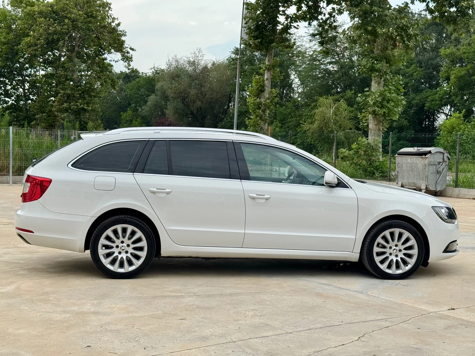 Skoda Superb * 2.0TDI* 170ks* DSG* NAVI* 2015г* , снимка 8 - Автомобили и джипове - 55315922