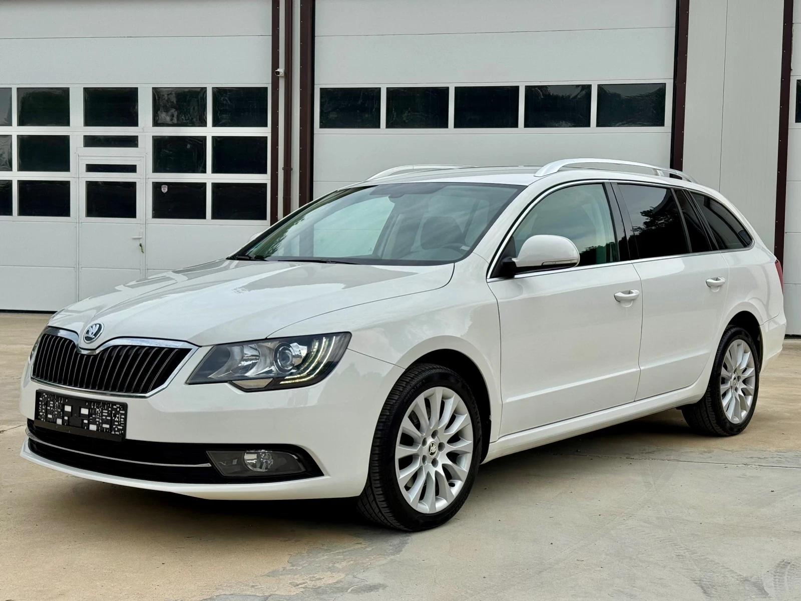 Skoda Superb * 2.0TDI* 170ks* DSG* NAVI* 2015г* , снимка 3 - Автомобили и джипове - 55315922