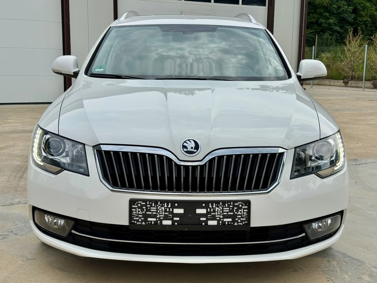 Skoda Superb * 2.0TDI* 170ks* DSG* NAVI* 2015г* , снимка 2 - Автомобили и джипове - 55315922
