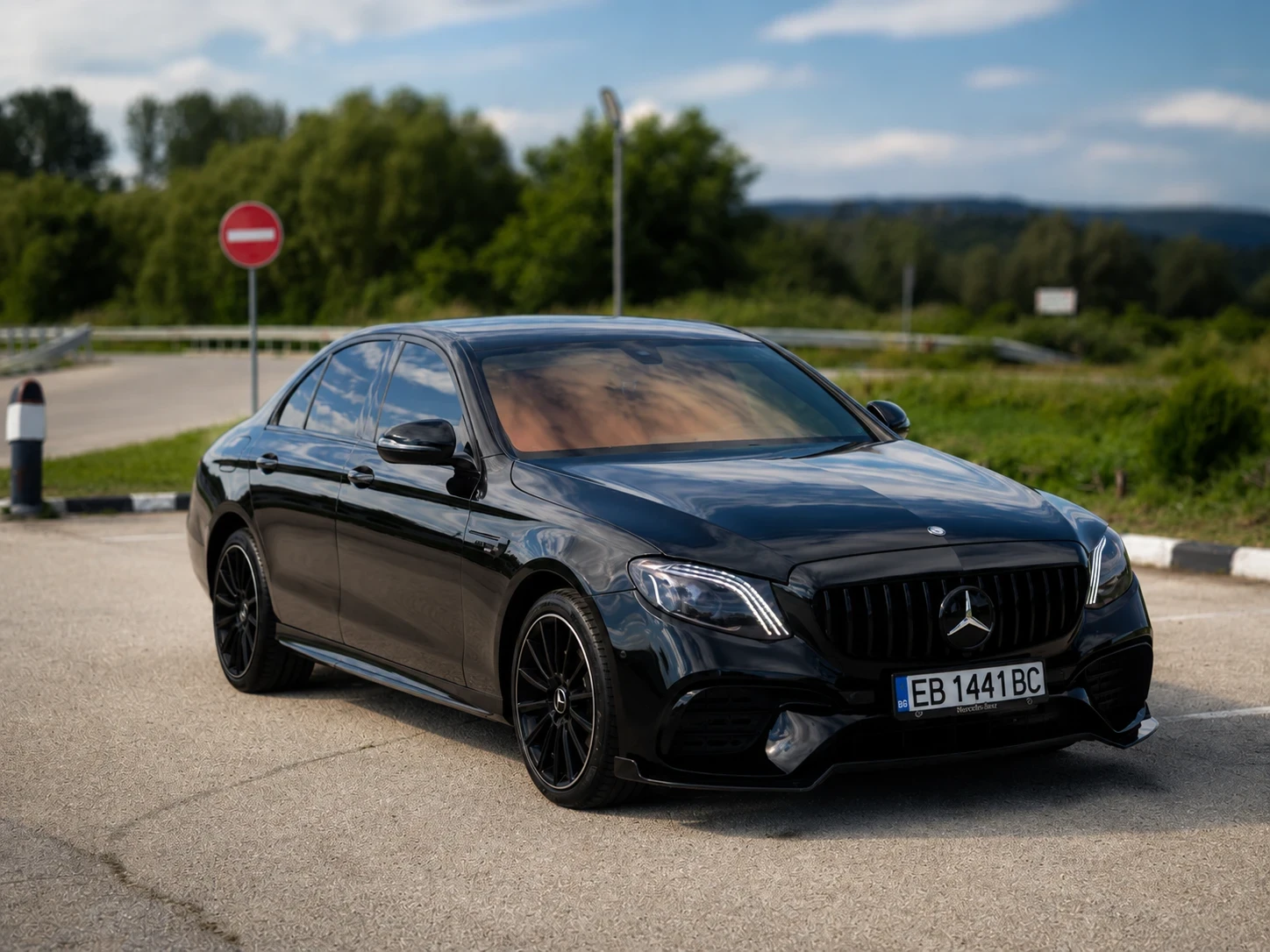 Mercedes-Benz E 220 ДИГИТАЛ* AMG* ЛИЗИНГ, снимка 2 - Автомобили и джипове - 56548600