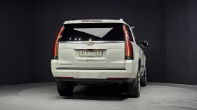 Cadillac Escalade 6.2* ЛЮК* МАСАЖ* HUD* 360* ПОДГРЕВ ВОЛАН* КРАЙНА Ц, снимка 2