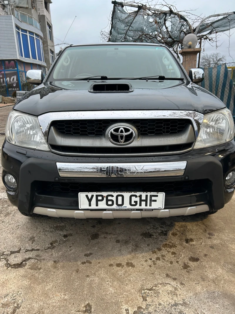 Toyota Hilux 3.0d , снимка 2 - Автомобили и джипове - 48252911