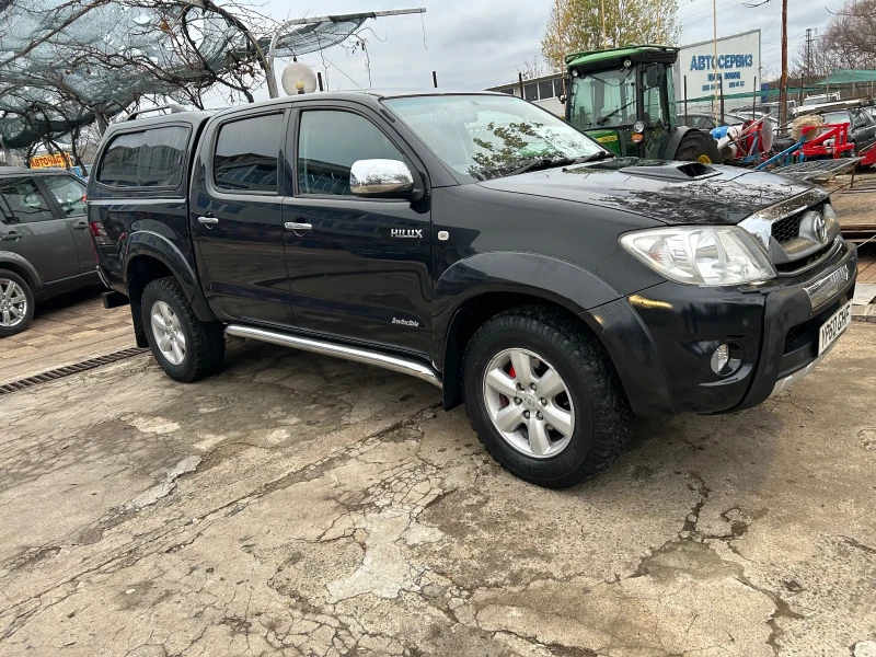 Toyota Hilux 3.0d , снимка 1 - Автомобили и джипове - 48252911