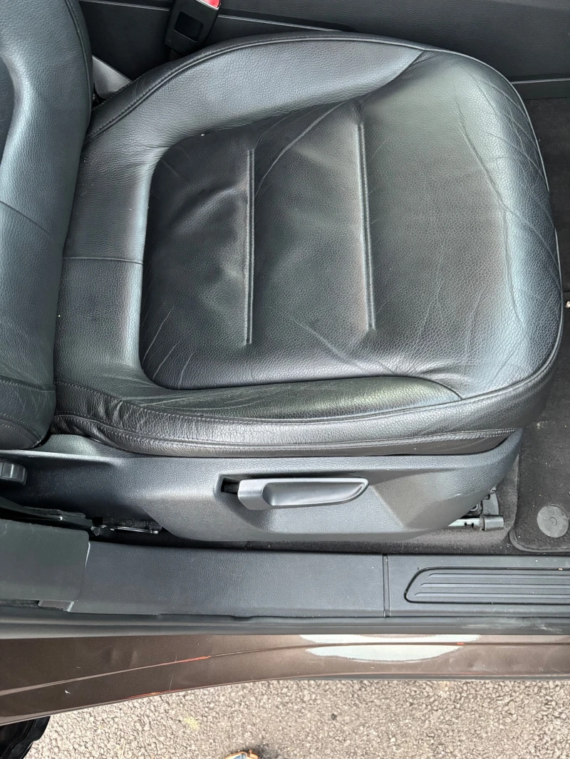 VW Touareg Джип, снимка 11 - Автомобили и джипове - 52203501