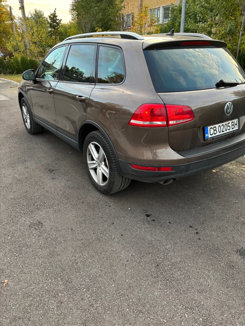 VW Touareg Джип, снимка 4 - Автомобили и джипове - 52203501