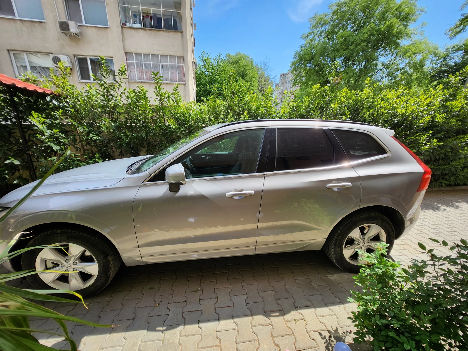 Volvo XC60 2, 0 TDI Mild Hybrid - изображение 4