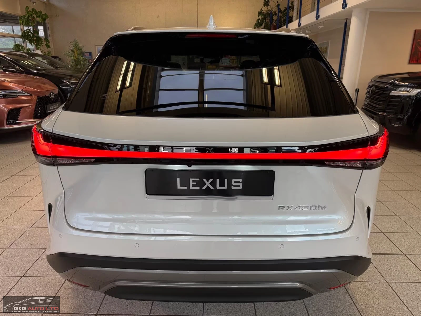 Lexus RX 450h plus НОВ!/LUXURY/292HP/PANO/M.LEV./360/HUD/MEMO/748g - изображение 8