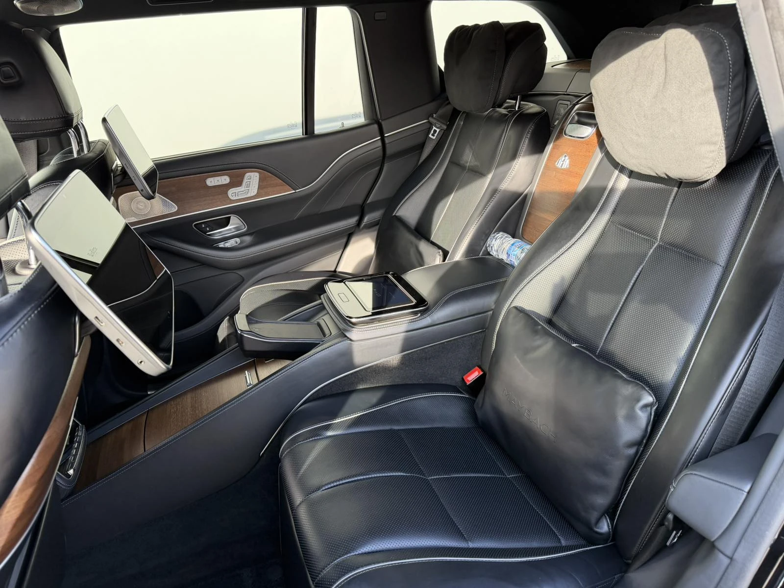 Mercedes-Benz GLS 600 Maybach 4Matic, снимка 10 - Автомобили и джипове - 53988636