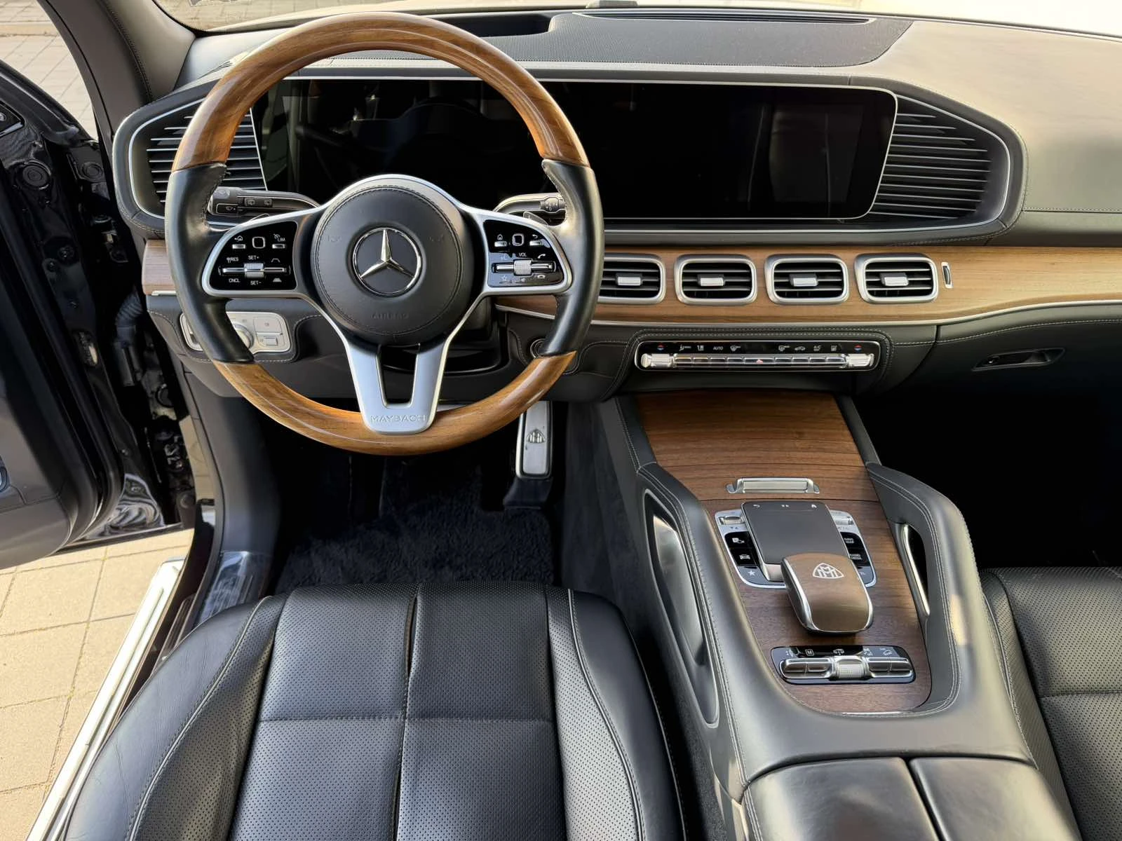 Mercedes-Benz GLS 600 Maybach 4Matic, снимка 9 - Автомобили и джипове - 53988636