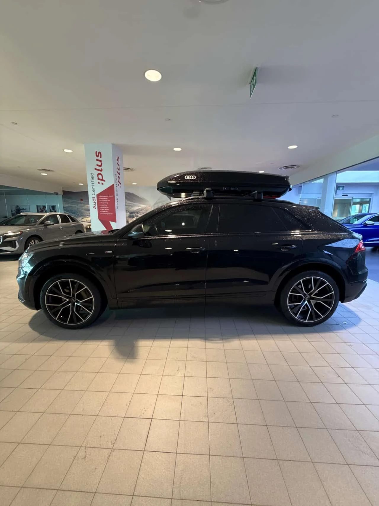 Audi Q8 Progressiv/ОБДУХВАНЕ/ПАНОРАМА/ДИСТРОНИК/360, снимка 3 - Автомобили и джипове - 54232167