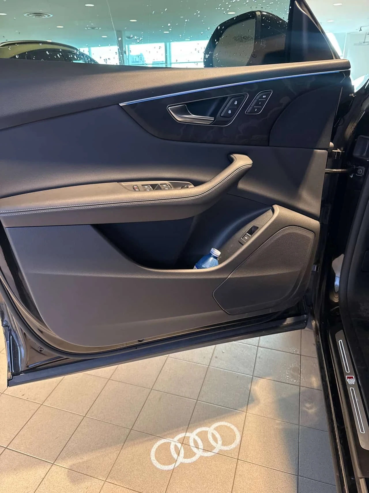 Audi Q8 Progressiv/ОБДУХВАНЕ/ПАНОРАМА/ДИСТРОНИК/360, снимка 11 - Автомобили и джипове - 54232167