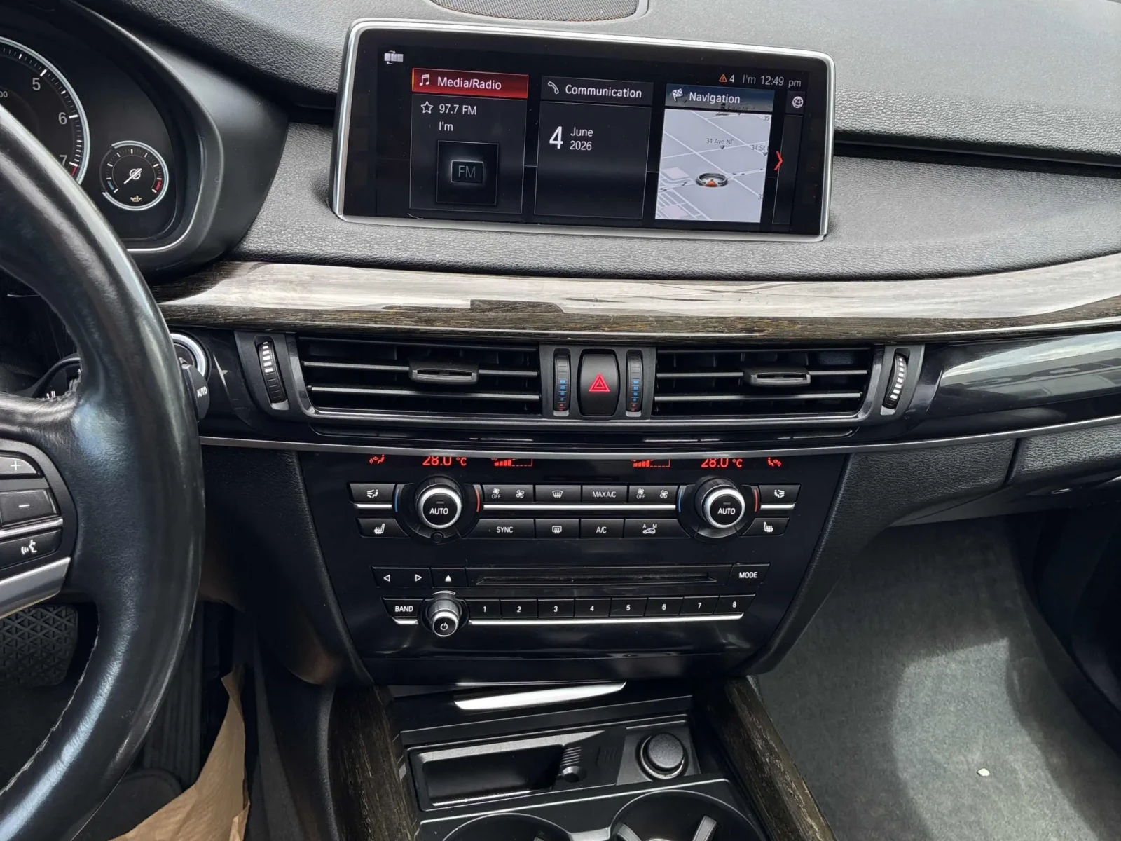 BMW X5 xDrive35i * Keyless * CARFAX * АВТО КРЕДИТ * , снимка 12 - Автомобили и джипове - 54804321