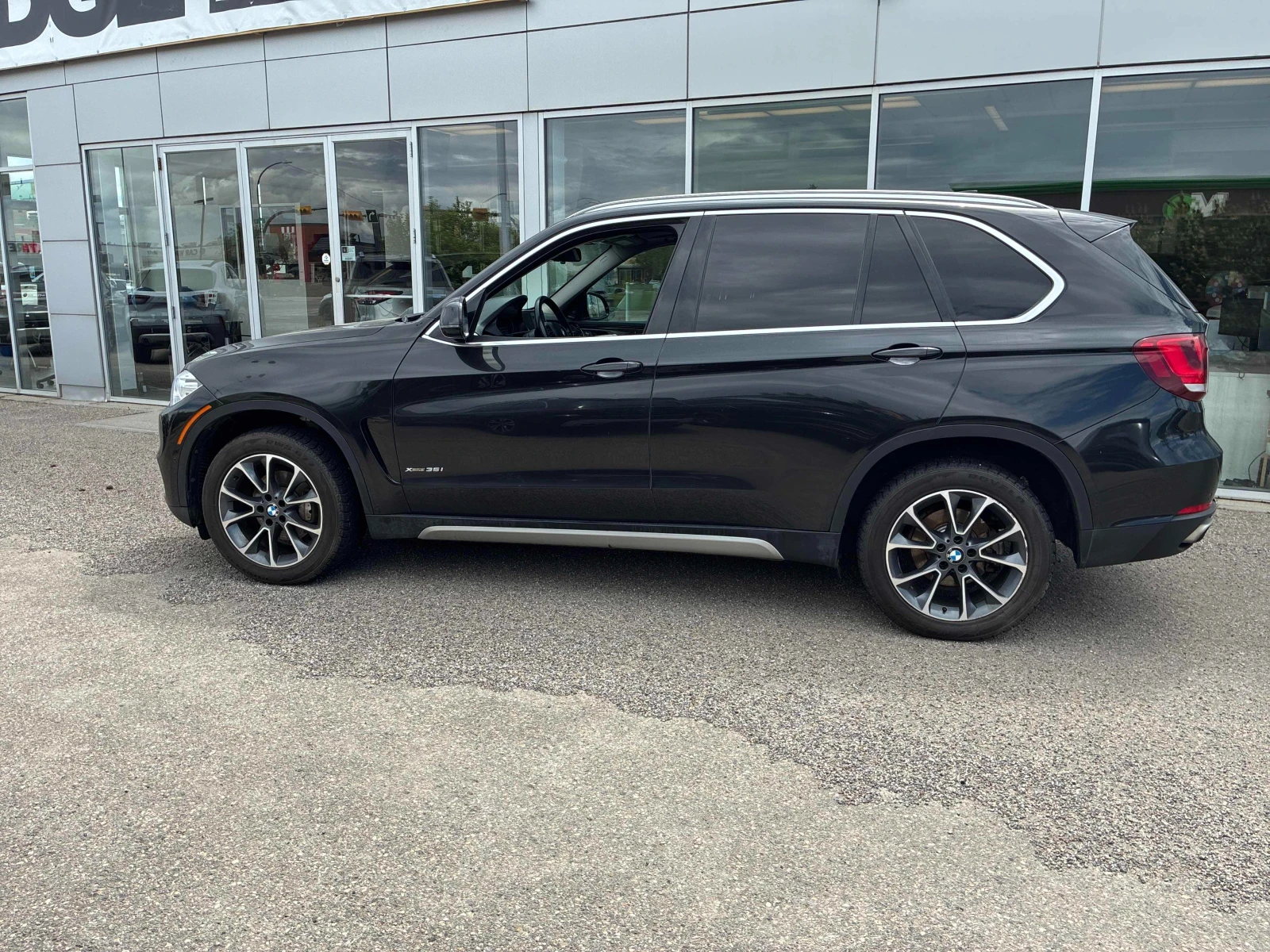 BMW X5 xDrive35i * Keyless * CARFAX * АВТО КРЕДИТ * , снимка 4 - Автомобили и джипове - 54804321
