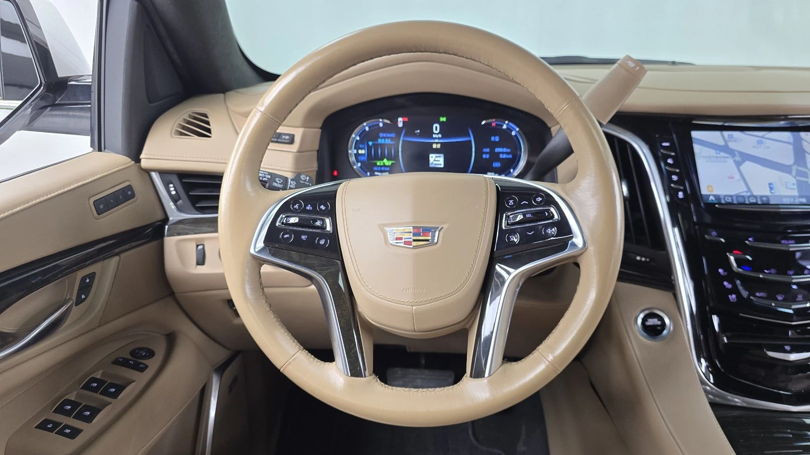 Cadillac Escalade 6.2* ЛЮК* МАСАЖ* HUD* 360* ПОДГРЕВ ВОЛАН* КРАЙНА Ц, снимка 11 - Автомобили и джипове - 55367064