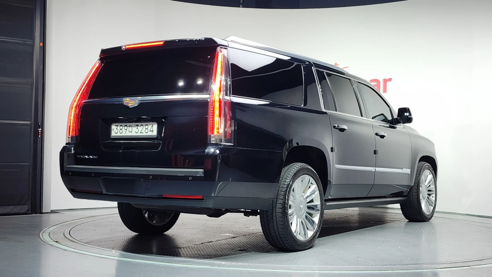 Cadillac Escalade 6.2 ESV* HUD* МАСАЖ* 360* BLIND SPOT* ЛЮК* КРАЙНА , снимка 2 - Автомобили и джипове - 55367064