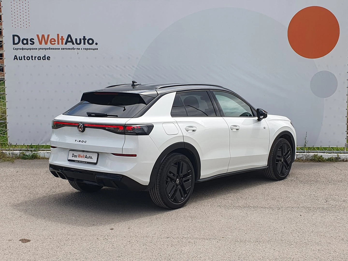 VW T-Roc, снимка 6 - Автомобили и джипове - 55842590