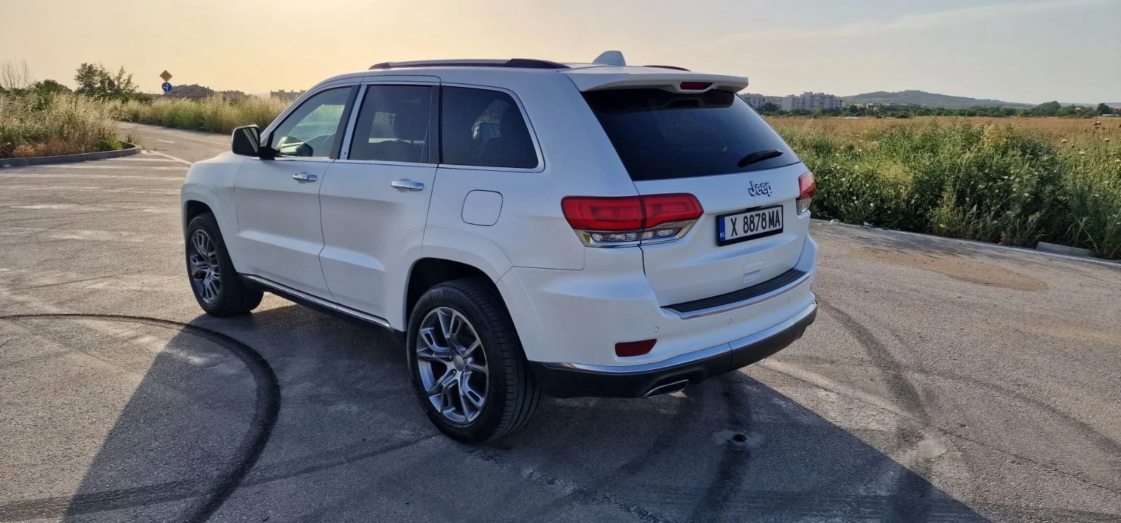 Jeep Grand cherokee 5.7 SUMMIT , снимка 14 - Автомобили и джипове - 55903274