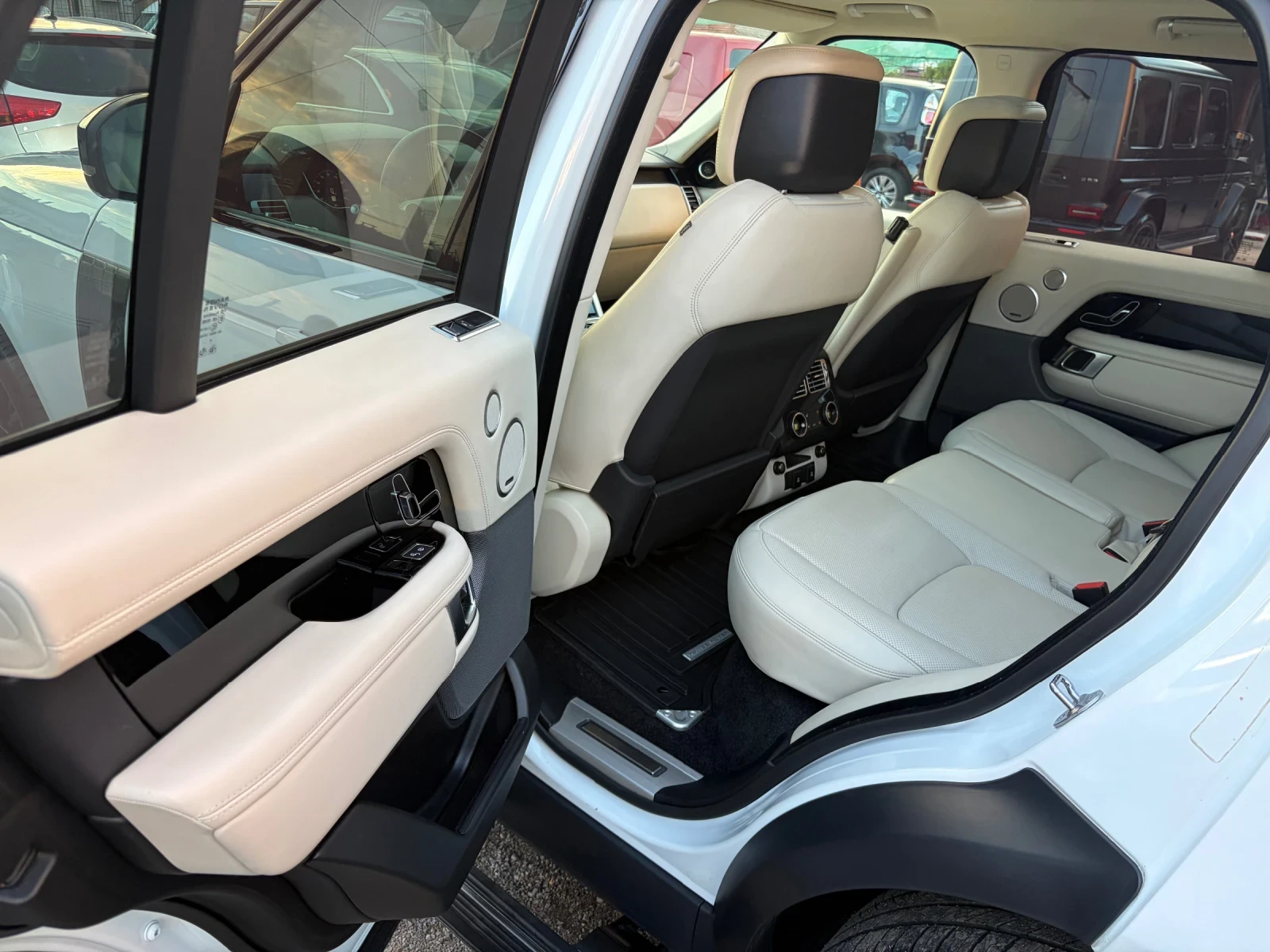 Land Rover Range rover, снимка 11 - Автомобили и джипове - 56121744
