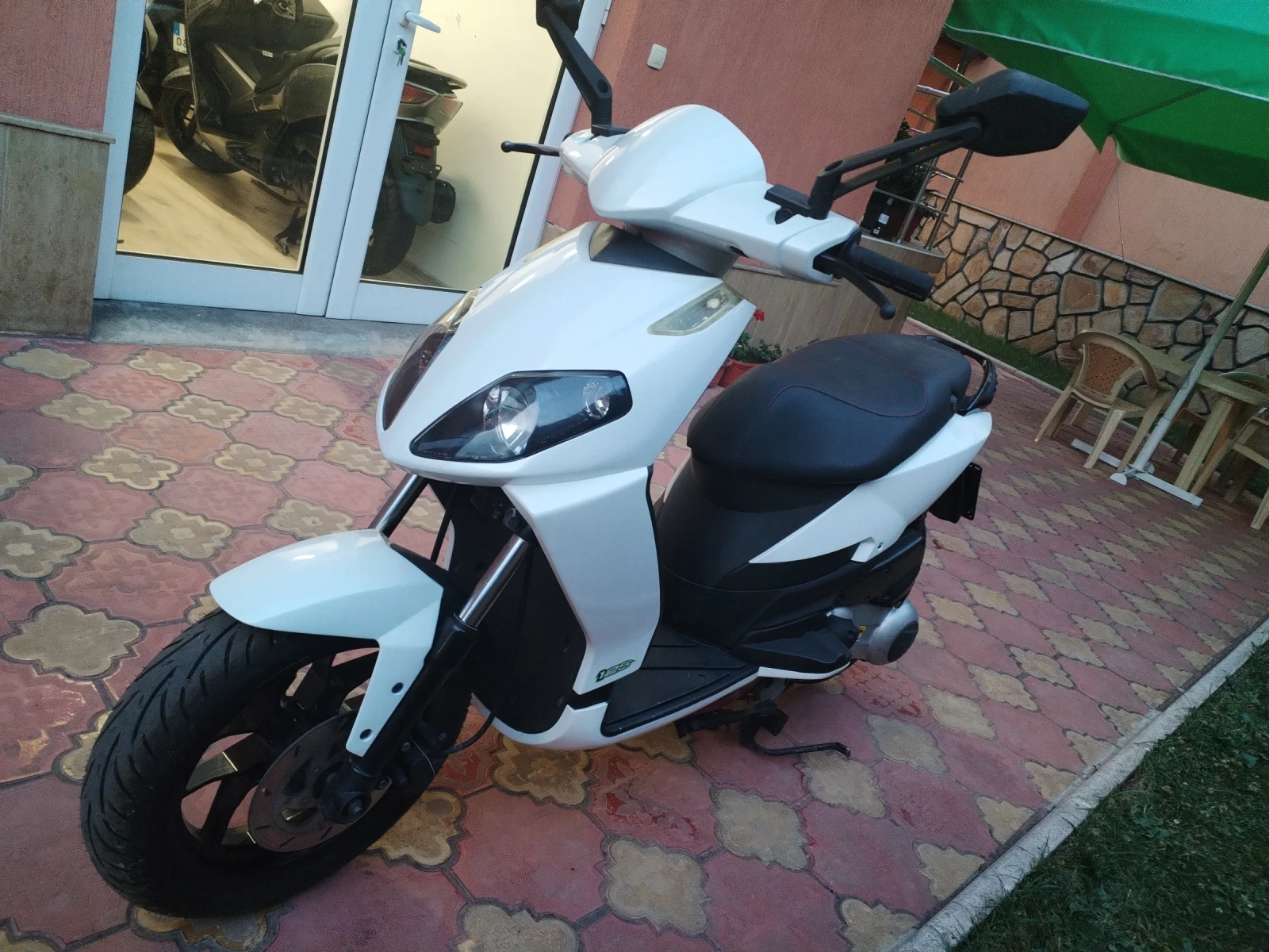 Aprilia 125 Sport City 125 - изображение 2