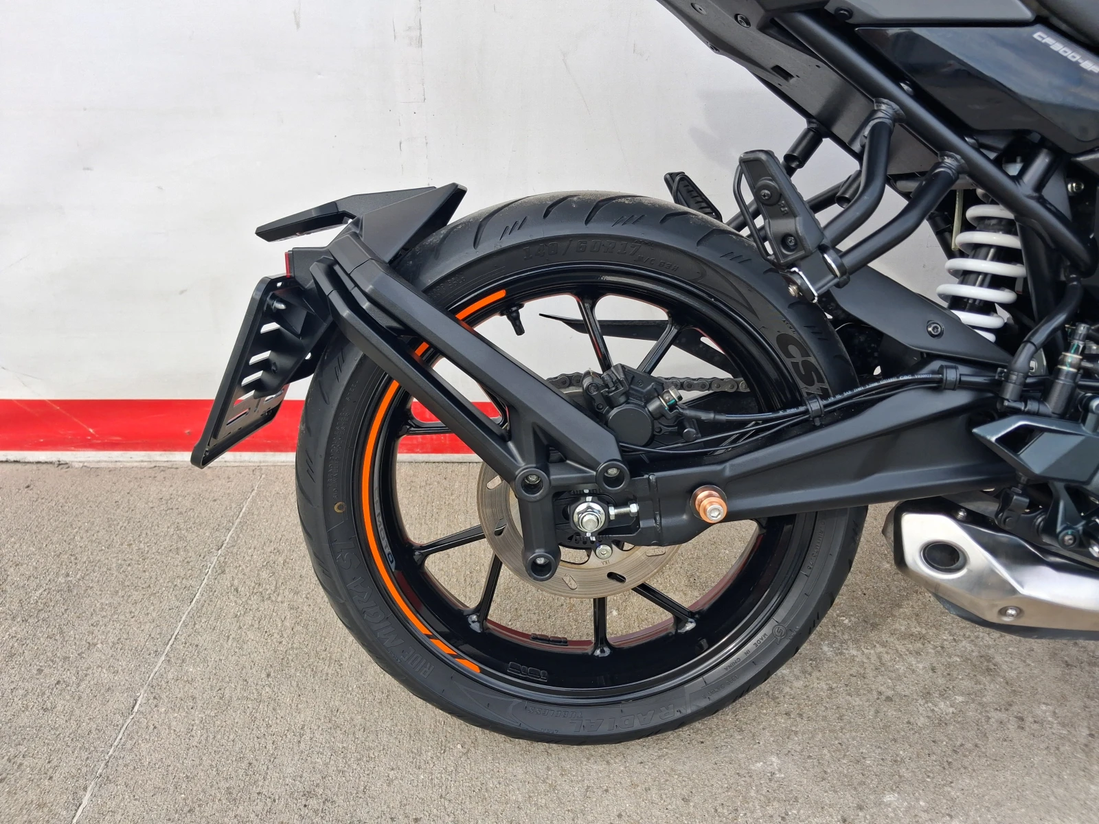 Cfmoto 300NK A2 ABS, снимка 13 - Мотоциклети и мототехника - 56294024