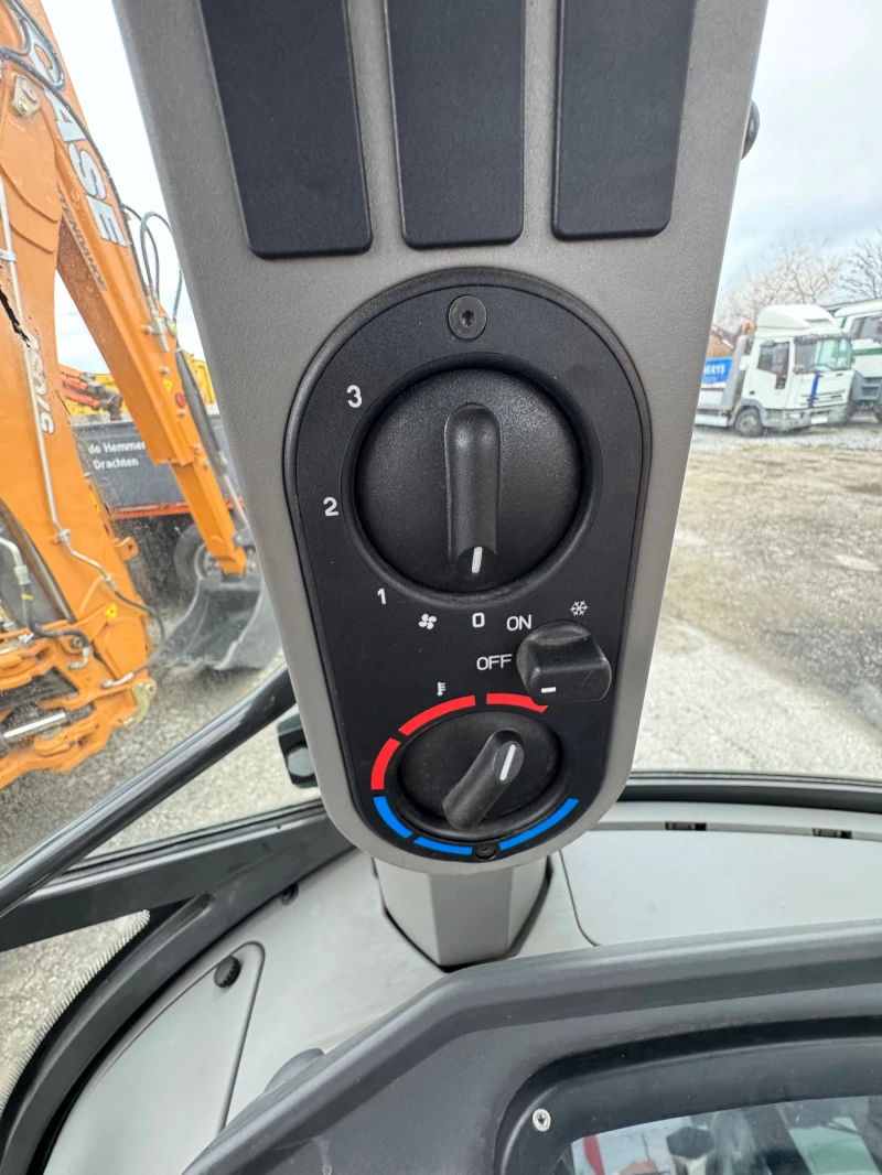 Багер Case 570 SV, снимка 10 - Индустриална техника - 53270792