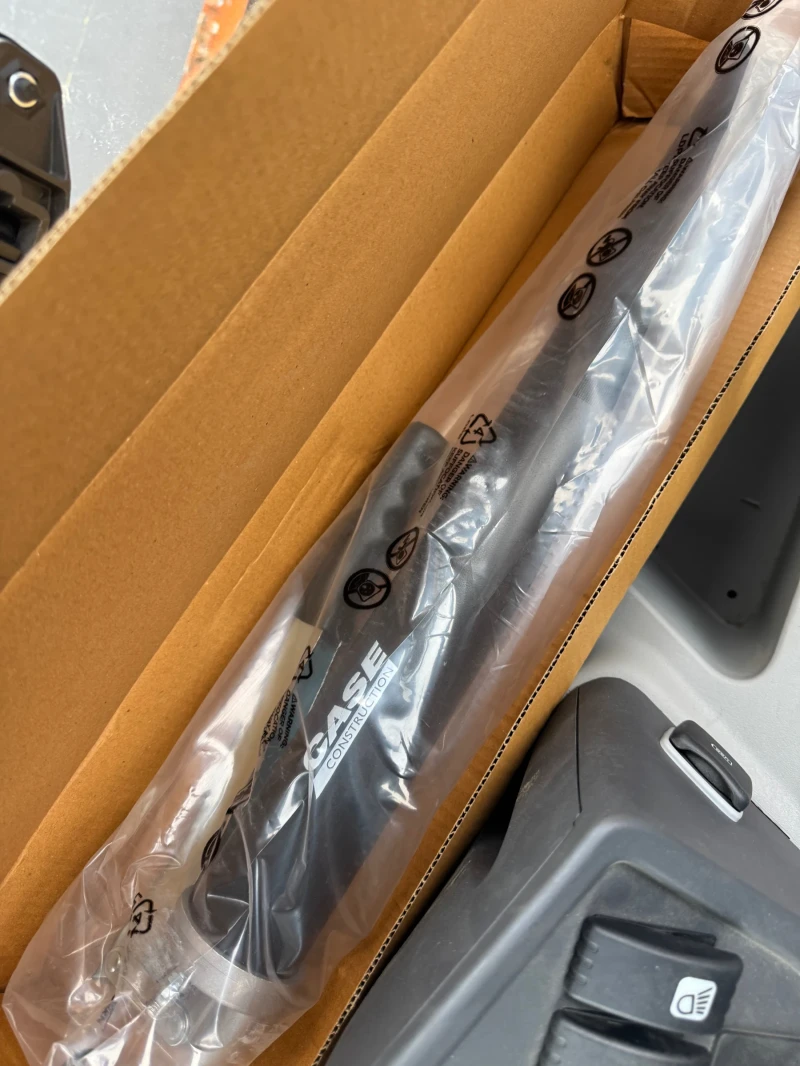 Багер Case 570 SV, снимка 12 - Индустриална техника - 53270792