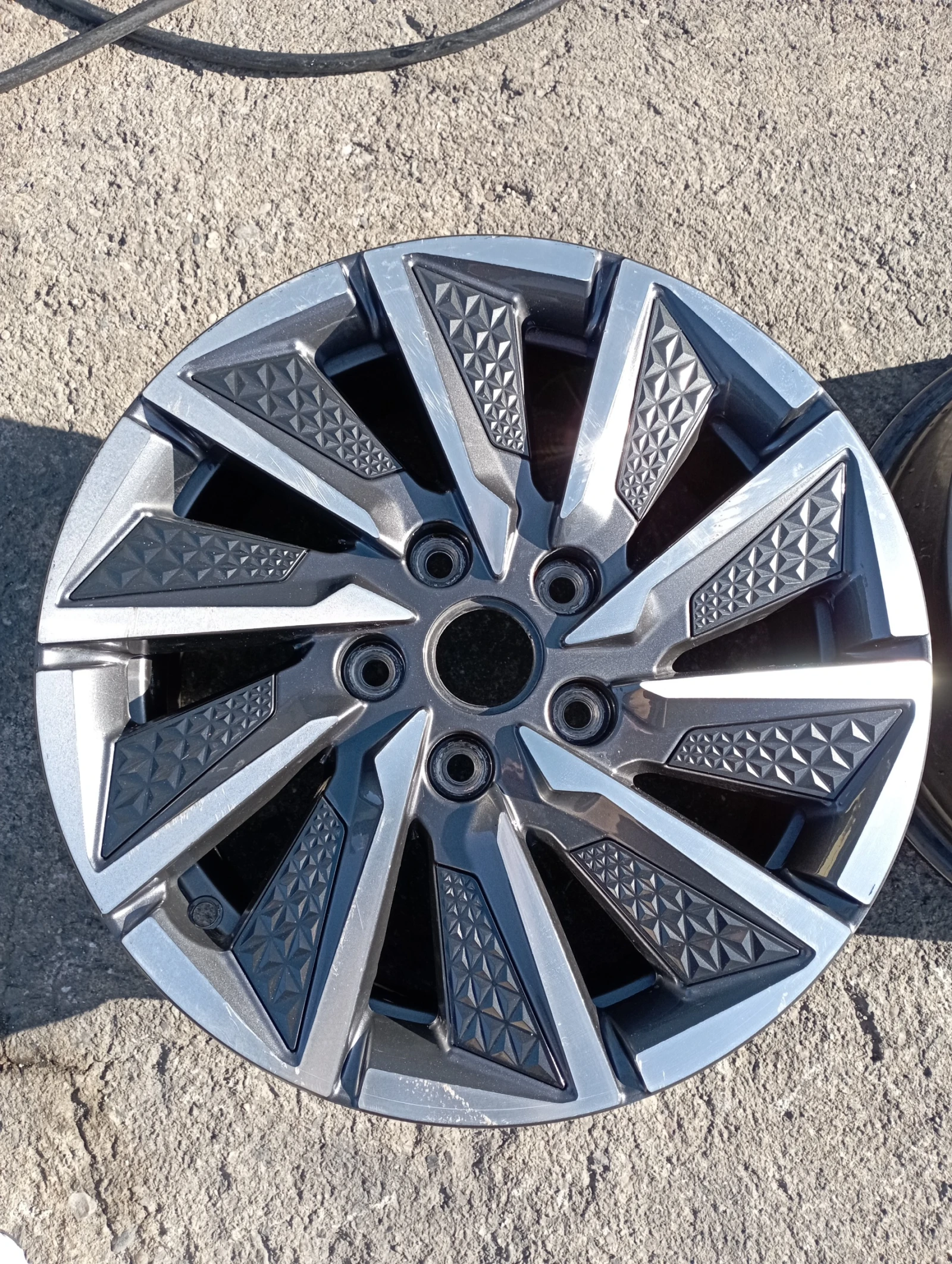   Hyundai Ioniq | Mobile.bg   4