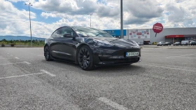 ������ Tesla Model 3