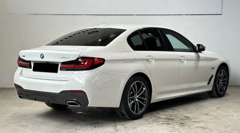 BMW 545 e xDrive = M-Sport Pro= Гаранция, снимка 3 - Автомобили и джипове - 44953396