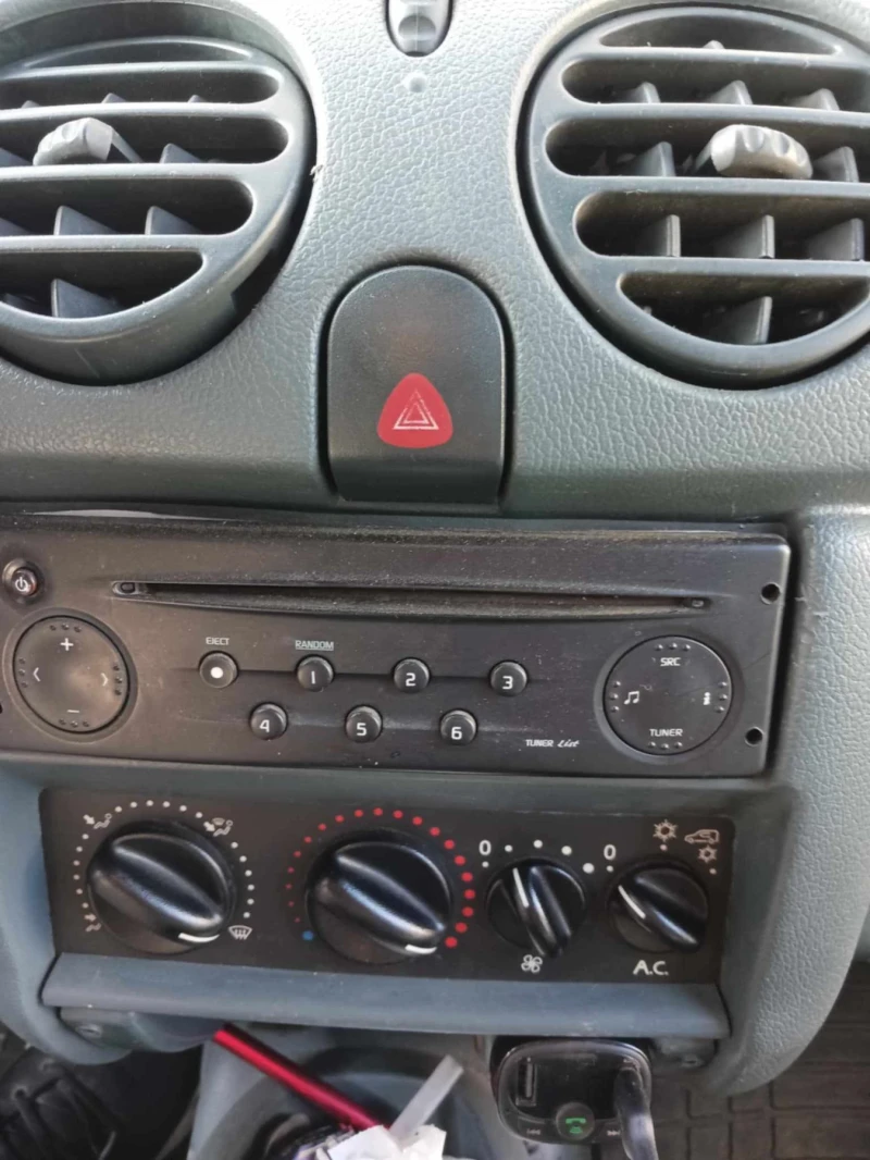 Renault Kangoo, снимка 3 - Автомобили и джипове - 48595078