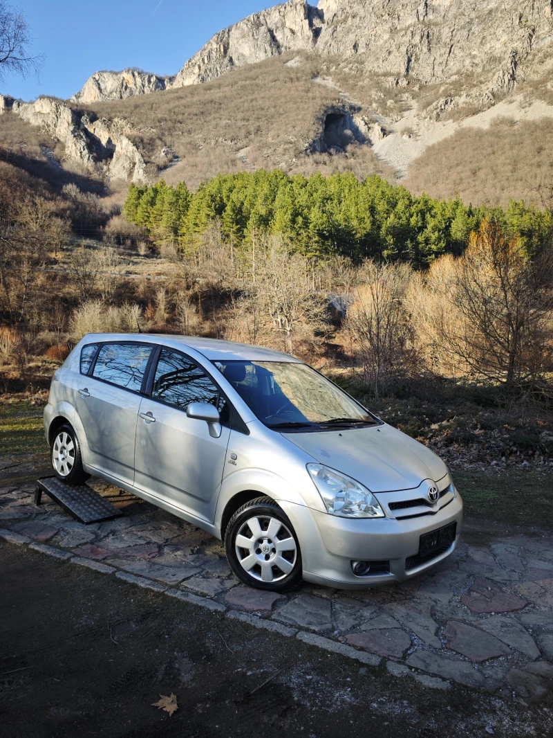 Toyota Corolla verso 2.0D4D 116кс, снимка 1 - Автомобили и джипове - 48690924