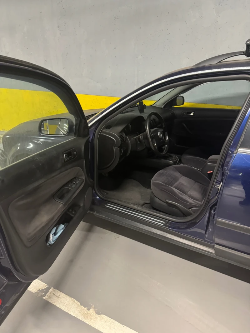 VW Passat Комби, снимка 2 - Автомобили и джипове - 49167604