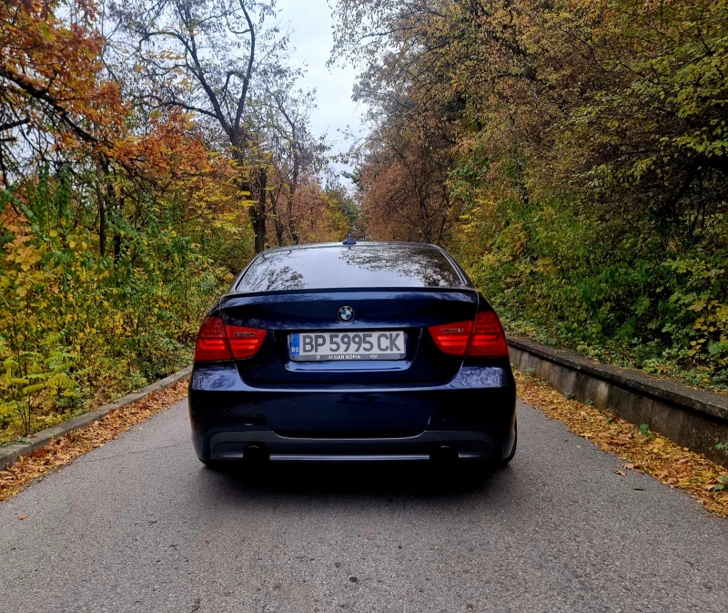 BMW 320 ///М-Пакет - LCI, снимка 8 - Автомобили и джипове - 49349316