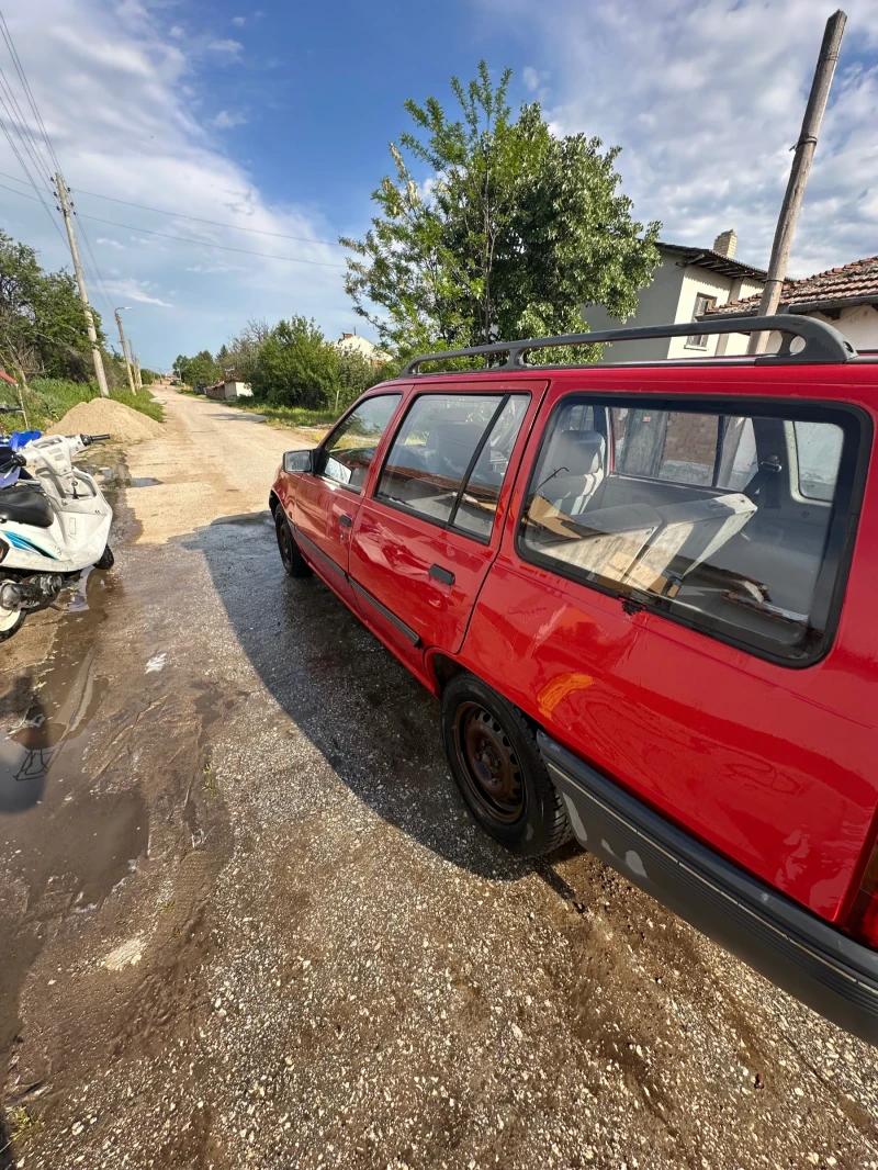 Opel Kadett, снимка 13 - Автомобили и джипове - 52923436