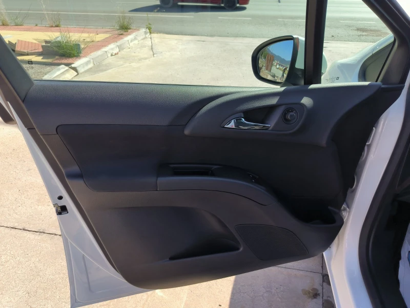 Opel Meriva 1.3d-Euro-5A, снимка 12 - Автомобили и джипове - 50771393
