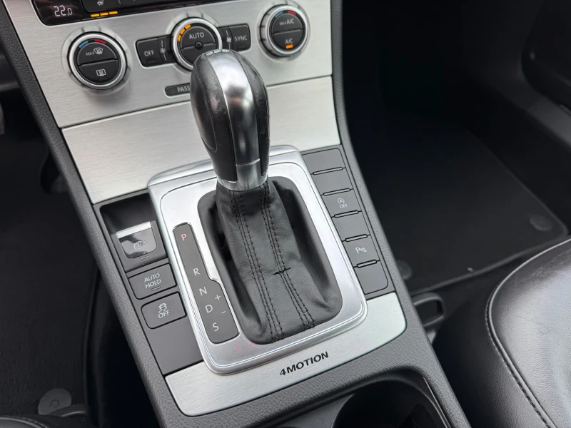 VW Passat 2.0 TDI - DSG - 4MOTION - HIGHLINE, снимка 12 - Автомобили и джипове - 52003244