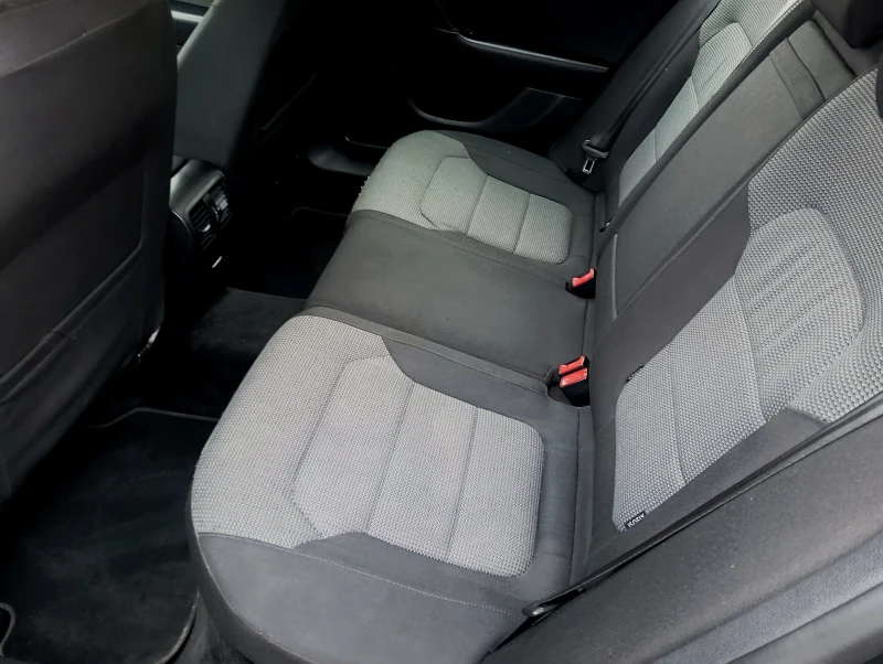 VW Passat 2.0TDI NAVI, снимка 6 - Автомобили и джипове - 52858298
