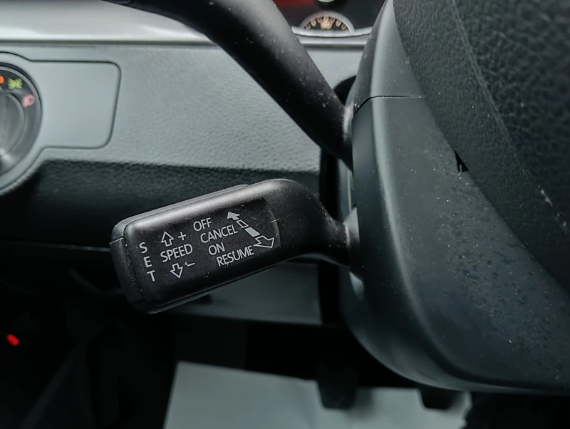 VW Passat 2.0TDI NAVI, снимка 14 - Автомобили и джипове - 52858298