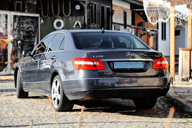 Mercedes-Benz E 220 ELEGANT , снимка 5 - Автомобили и джипове - 53263144