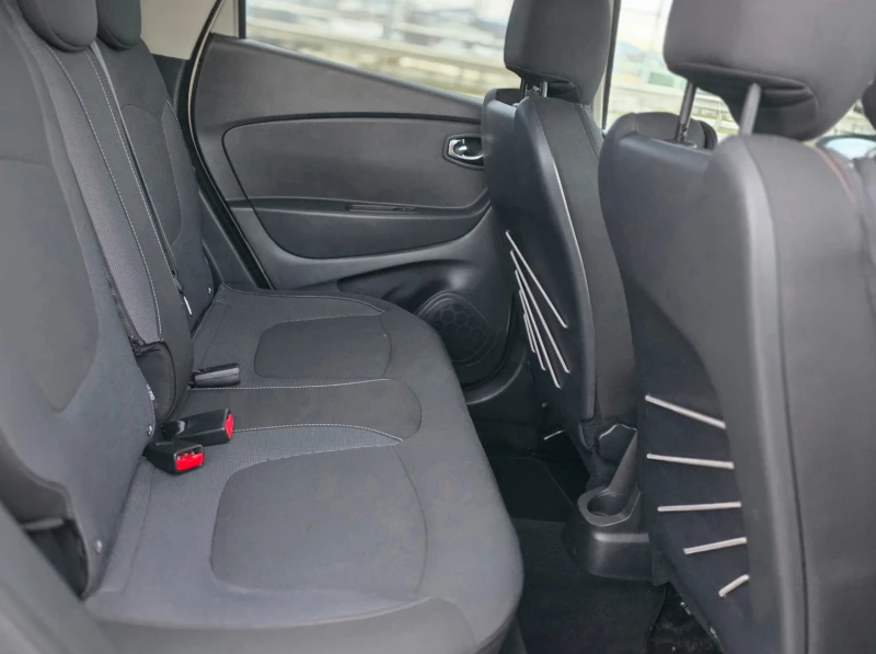 Renault Captur 1.2i AUTOMAT/KAMERA/NAVI/83000km!!!, снимка 13 - Автомобили и джипове - 53264111