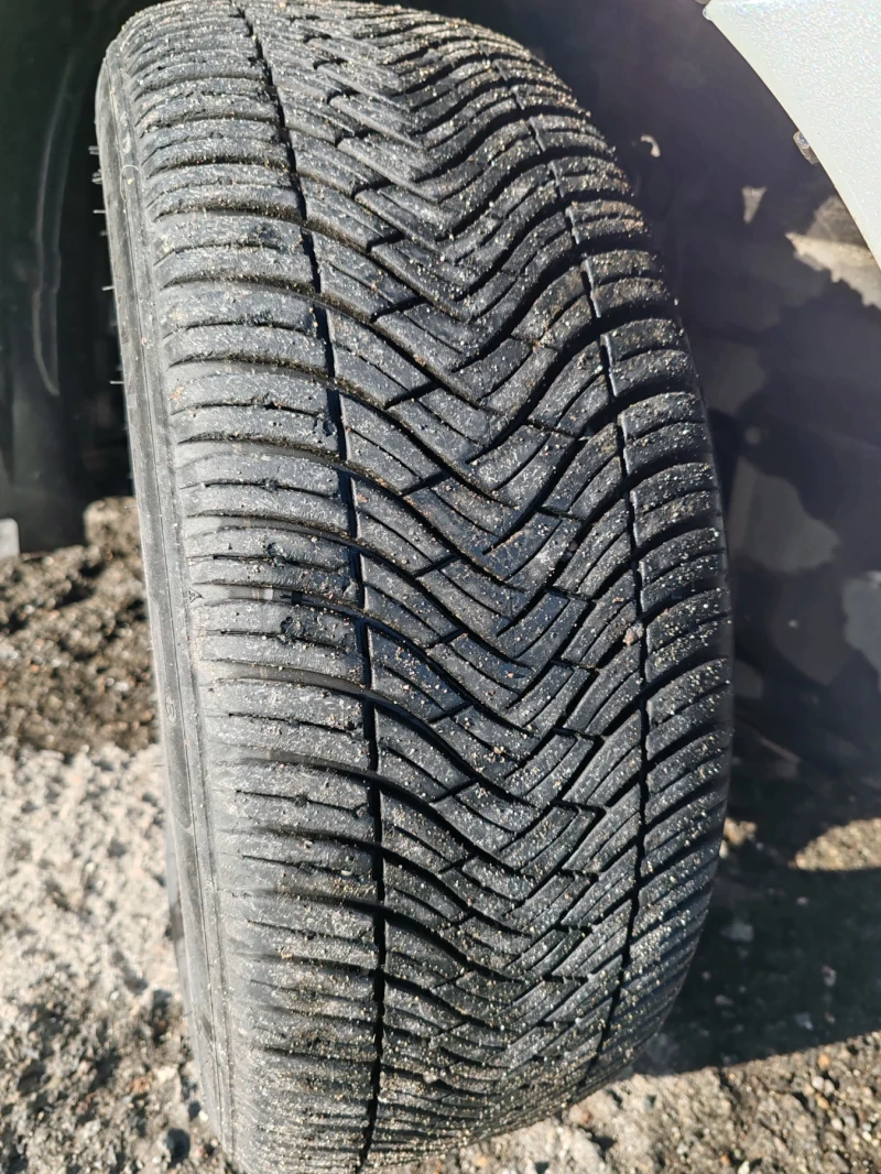 Toyota Prius, снимка 9 - Автомобили и джипове - 53385943