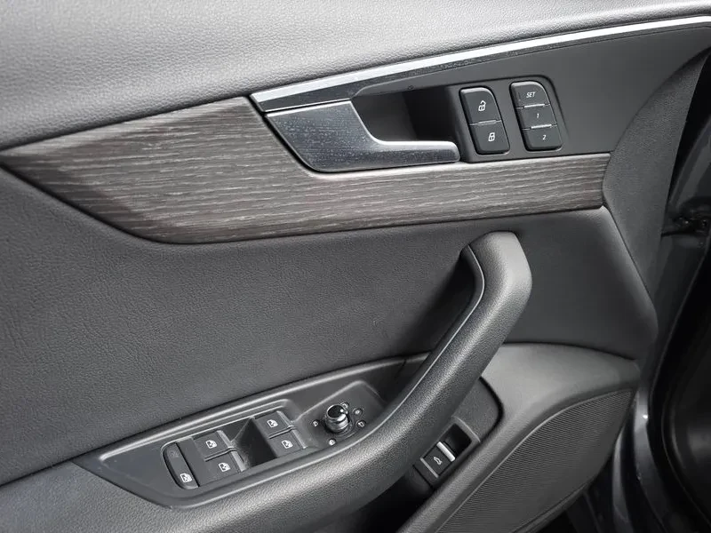 Audi A4 2.0 TDI, снимка 16 - Автомобили и джипове - 54144360