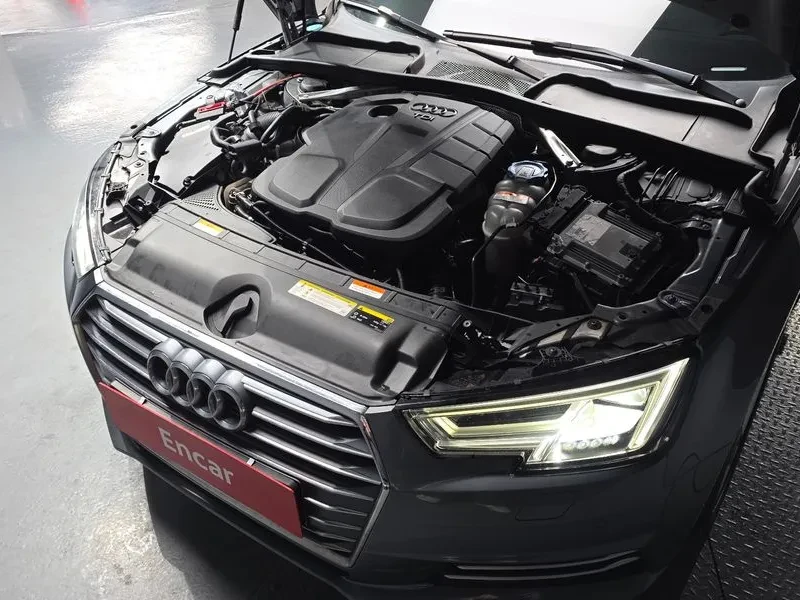 Audi A4 2.0 TDI, снимка 6 - Автомобили и джипове - 54144360