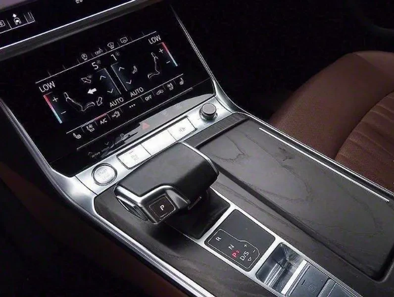 Audi A6 2.0 TFSI, снимка 11 - Автомобили и джипове - 55084432