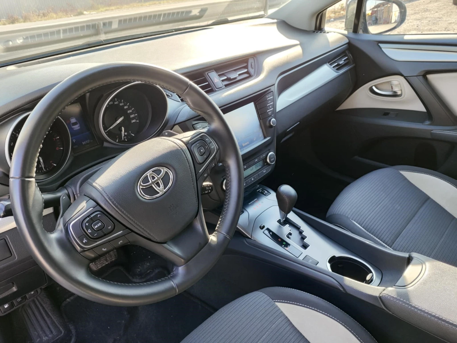 Toyota Avensis 1.8 VVTI /АВТОМАТИК/ EDITION S - изображение 10