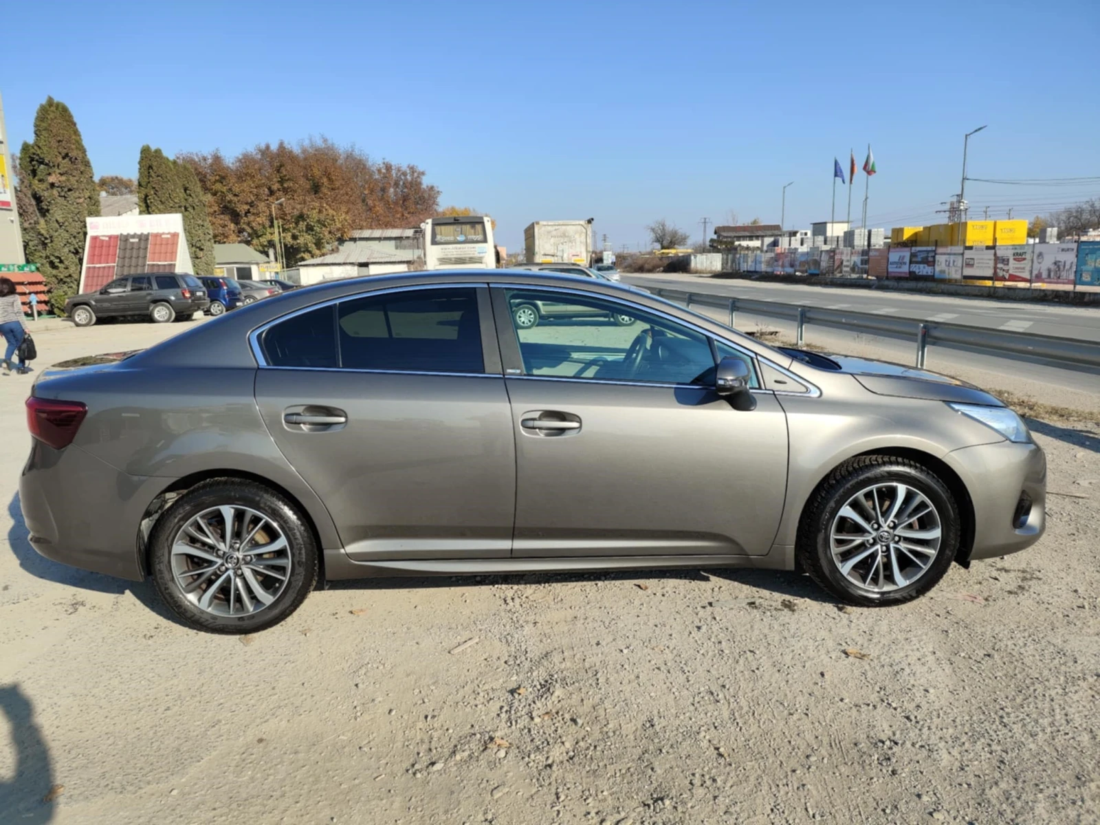 Toyota Avensis 1.8 VVTI /АВТОМАТИК/ EDITION S - изображение 4